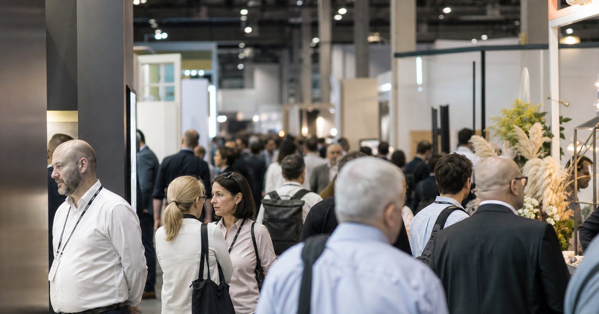 How can expo organizers sell trade show booths online without endless back and forth emails?
